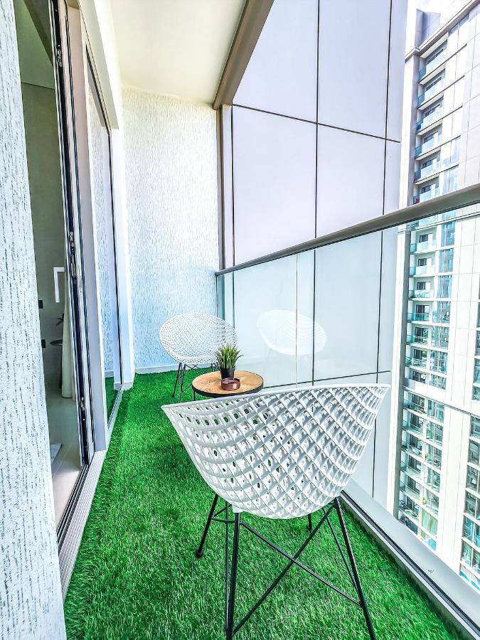Stay Phenomenal 1 Bedroom Holiday Home Near Burj Khalifa Дубай Екстериор снимка